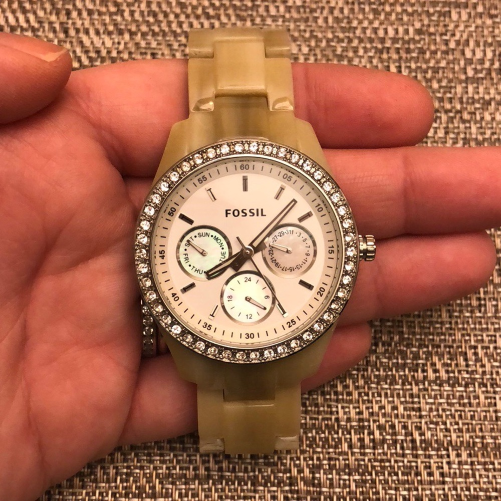 Fossil Bone Resin Rhinestone Link Watch ✨